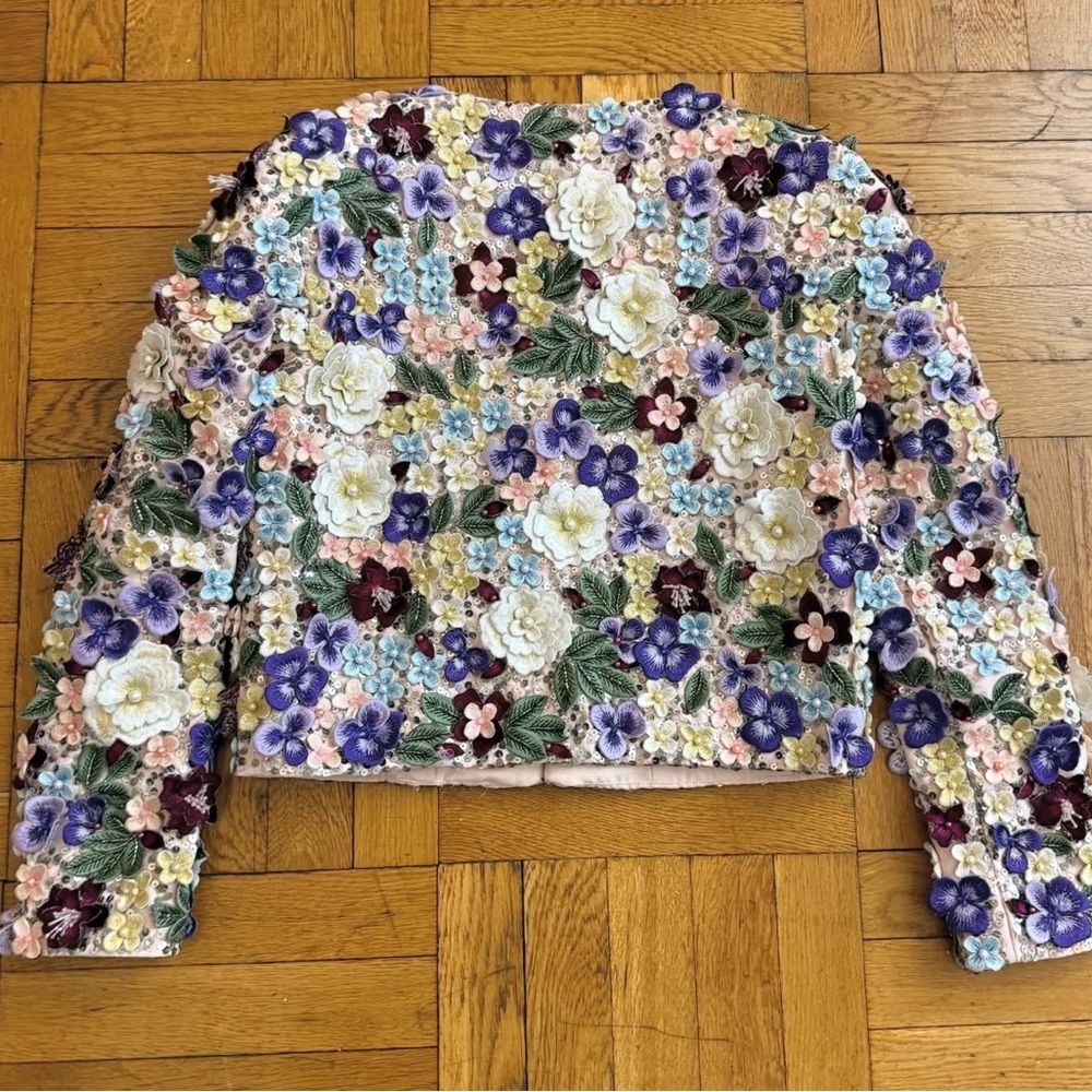 Alice + Olivia
KIDMAN EMBELLISHED TWEED JACKET - Picture 14 of 16